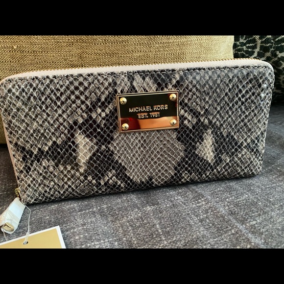 Michael Kors purse and matching wallet NWT - Picture 13 of 16